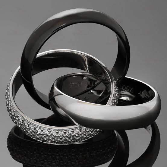 แหวน Cartier 18k White Gold,Ceramic   เพชร / Diamond:  1.60 กะรัต / ct   ราคา / Price:   250,000     บาท / Bath